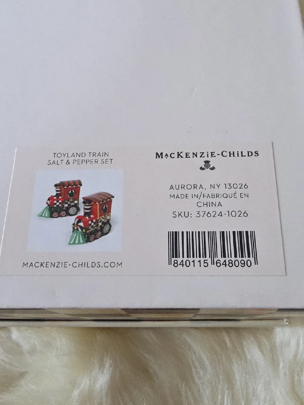 Adorable NWT IOB MacKenzie-Childs Christmas Train Salt & Pepper Set 💚🎄🎅🚄❤️